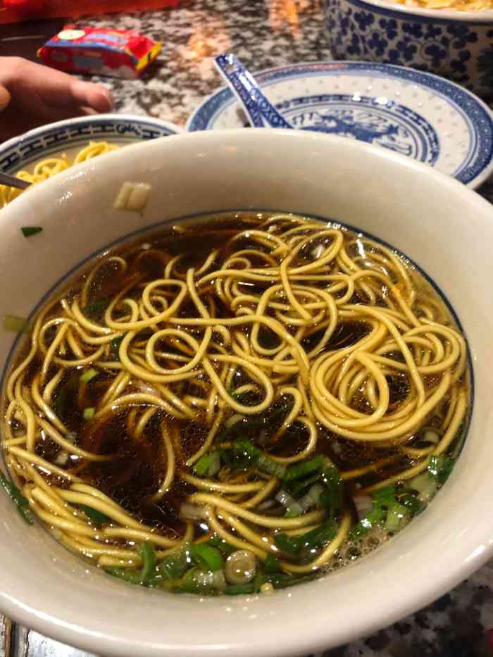 南京大牌档(恒隆广场店)-"饺子用的香亭与猪肉,口感还好,但与其说煎.