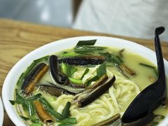 -三百碗宝应长鱼面(板仓街店)