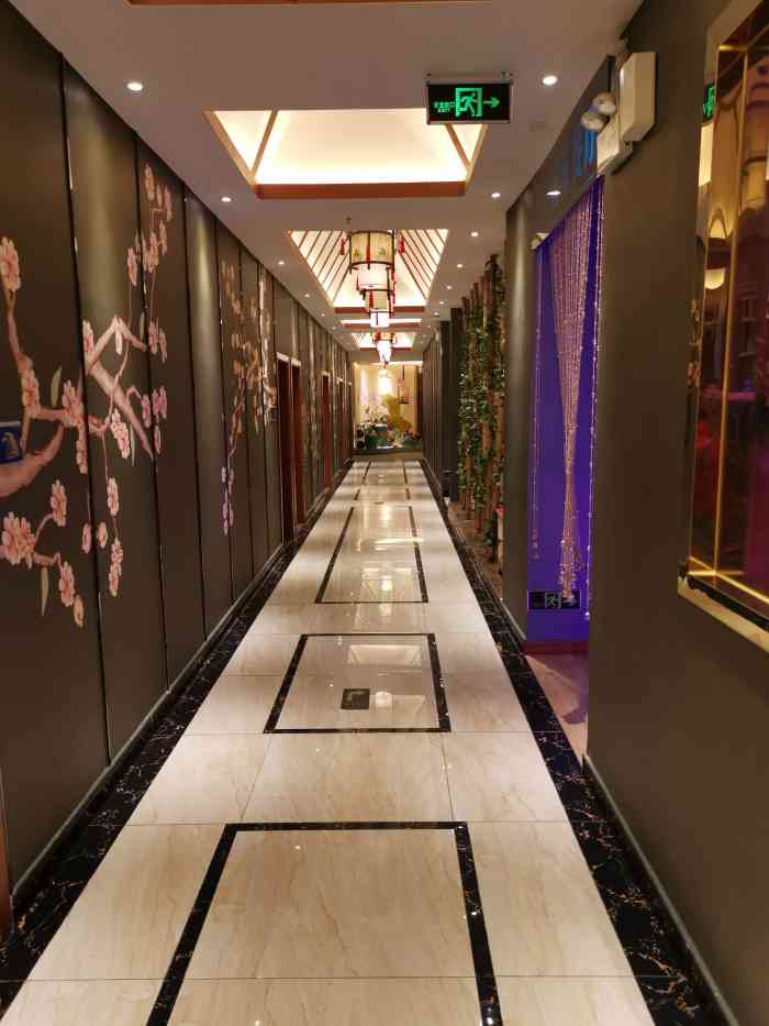 康悦足疗(荷坳48店)-"毕竟是连锁店,比较专业舒服,还充了钱留着.