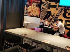 -麦当劳(汉口火车站候车室店)