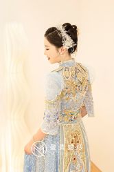 -曼青婚纱礼服馆