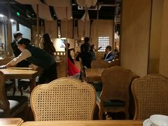 大堂-胖老汉椒麻鸡清真新疆菜(西御街店)