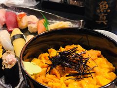 马粪海胆盖饭-鱼真(うおまさ)