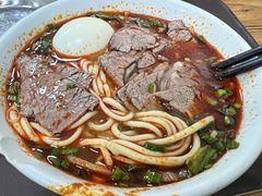 肉蛋双飞牛肉面-清真·马安军辣子牛肉面