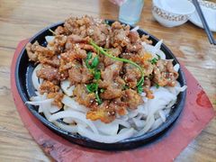 铁板羊肉-天地家常菜