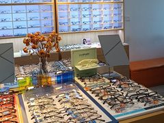 -天空之镜眼镜店蔡司依视路配镜授权零售店(望京颐堤港店)