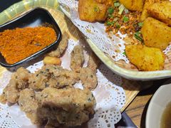 -老牌坊云南鱼豆花火锅(爱建店)