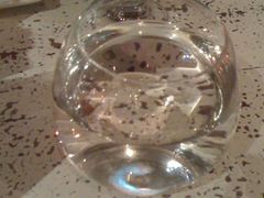 和鱼缸一样的水杯，很不好拿啊-Carmen卡门西班牙餐厅
