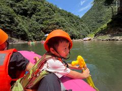-安吉龙王山峡谷漂流