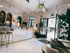 -Fridi Patisserie Cafe