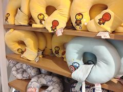 -名创优品(北京新中关购物中心地铁层店)