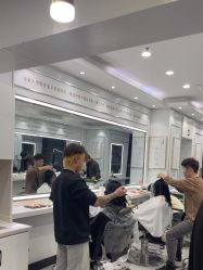 -镁连社·美联社