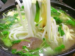 -丽虹云南过桥米线(兴工街店)