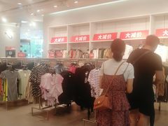 -H&M(来又来时尚购物广场店)