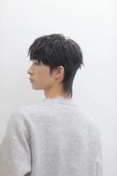 -一家只做男发烫染的店