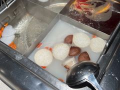 四拼锅-海底捞火锅鲜切牛肉主题店(长寿路店)