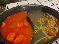 -鹿鸣山草本茶香火锅(园西路店)
