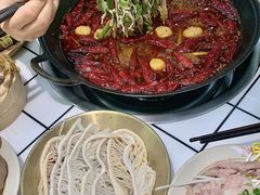 -扎起市井老火锅(乐山总店)
