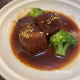 我又来了两块 三块肉 两碗饭 舒服！店内位置很大