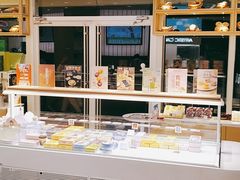 面包甜点陈列柜-好利来(西美花街店)