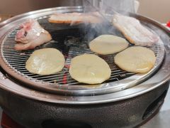 -围炉肉舍•炭烤活鳗•丹东海鲜烤肉(步行街店)