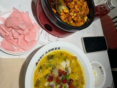 -渝是乎酸菜鱼(龙旗购物中心店)