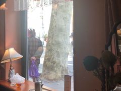 靠窗位-古董花园(思南路42弄小区店)