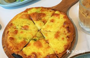 Mayonnaise Cheese Flaky Pie