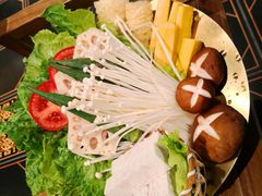四季综合时蔬拼盘-椰妹·椰子鸡火锅(三祺广场店)