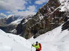 -天山神秘大峡谷