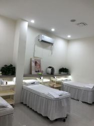 -苗方清颜专业祛痘·皮肤管理