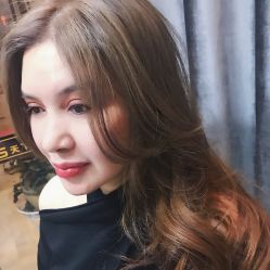 -天下皇剪新潇洒美容美发
