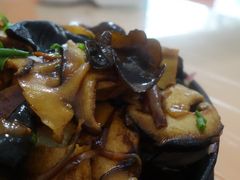小磨豆腐-胡老三家土菜馆·老店地方特色菜·招牌茅山地锅老鹅