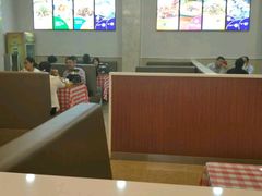 -鲁班小馆(政四街店)