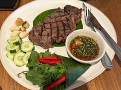 -Chom Cafe and Restaurant