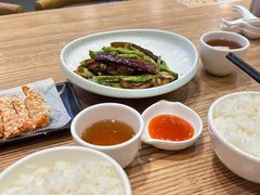 -裕记烧腊连锁餐饮(国商分店)