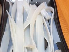 -果松木炭酸菜铜火锅·外婆参鸡汤