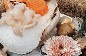 Premium Scallop and Salmon Platter