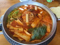 -喇喇排骨火锅·传统韩式脊骨汤(望京西园总店)
