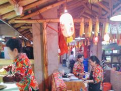 -鱼窝棚柴火铁锅炖(富山屯店)