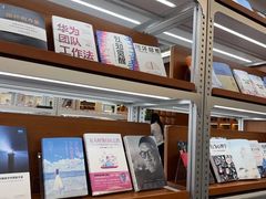 -无奔眼镜·蔡司·依视路授权店(朝阳大悦城店)