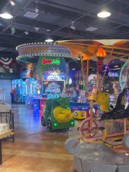 -卡通尼乐园(银泰店)
