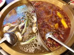 -小天鹅火锅·一线江景洪鼎旗舰店(洪崖洞店)