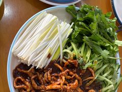 -鹤乡东北菜(崮山路店)