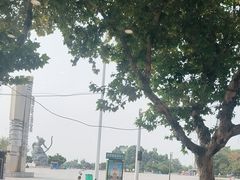 -巴陵广场