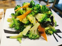 -花食间餐吧(远大购物中心群力店)
