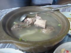 馄饨老鸭煲-老品芳