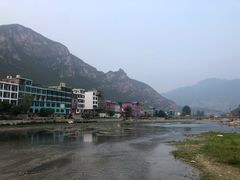 -百里峡七彩艺术小镇