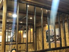 大堂-老东镇啤酒屋海鲜加工·蒸汽海鲜·海鲜烧烤(台东店)