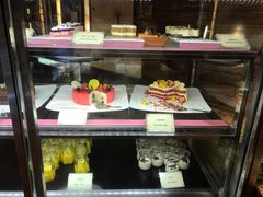 面包甜点陈列柜-马哥孛罗咖啡厅·Cafe Marco (厦门马哥孛罗东方大酒店)